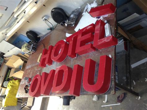 Litere Luminoase Hotel Logosigns Casete Luminoase Si Litere Volumetrice