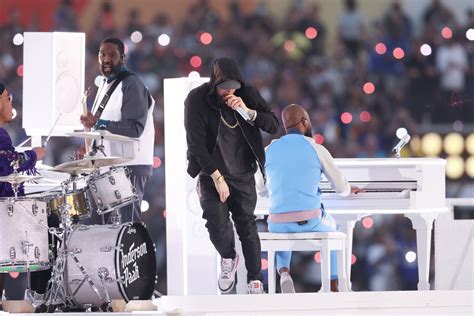 Photo: eminem halftime show superbowl pics 26 | Photo 4704973 | Just Jared