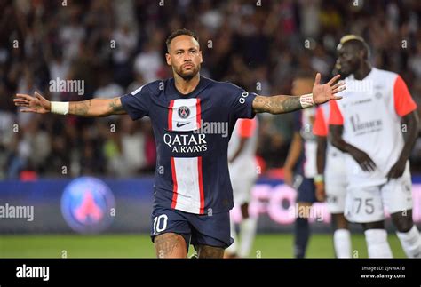 Neymar of PSG celebrates scoring during the Ligue 1 Uber Eats match ...