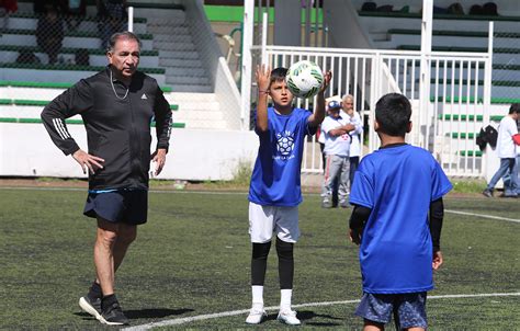 Se realiza séptima clínica de futbol en programa CONADE CEDEM impartida