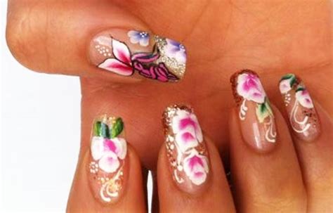 Diseños de uñas pinceladas UñasDecoradas CLUB