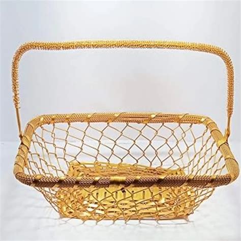 Golden Metal Basket Hamper Mesh Wire Basket Hamper For Gifting Size