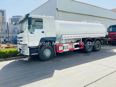 Sinotruk HOWO 18 000 Liters 18 Cbm 4 Compartment Fuel Delivery Bowser