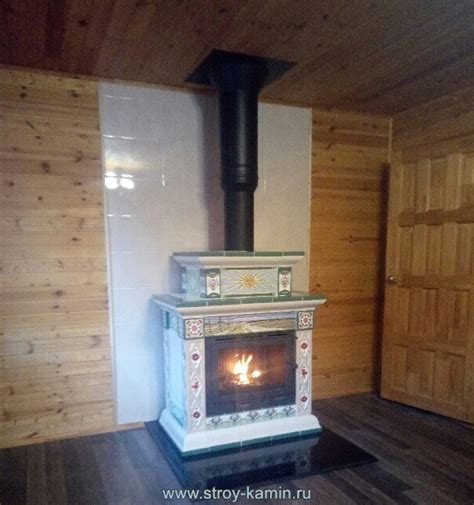 Печка с камином и плитой в деревянном доме - 81 фото