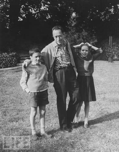 Albert Camus And His Twin Daughters Catherine And Jean Yazarlar