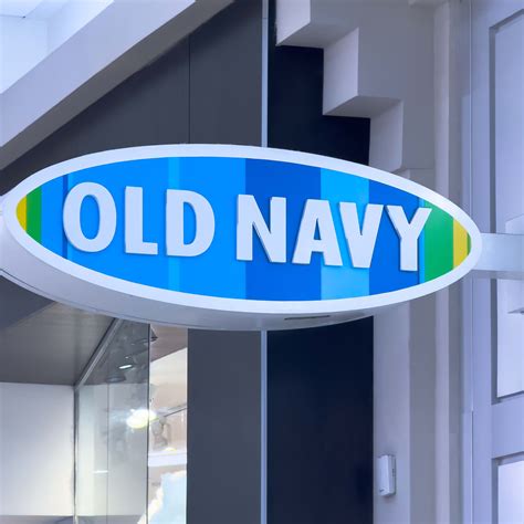 'The Holiday' Cast Now: What Happened to the Cast? - Parade