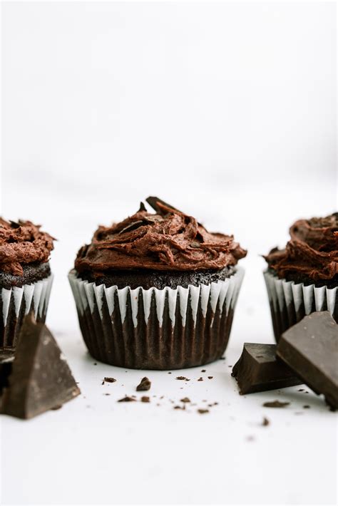 Chocolate Cupcakes with Buttercream Frosting Recipe - Lauren's Latest