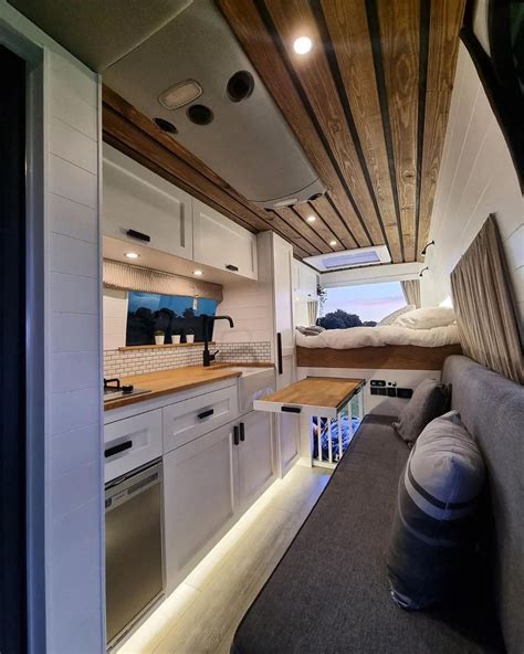 Sprinter Conversions | Vanlife on Instagram: “🚐 Happy Tuesday everyone ...