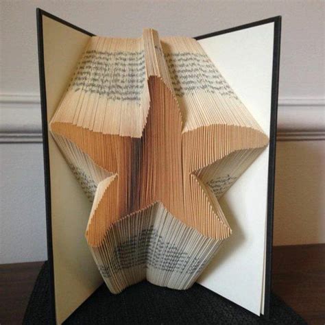 livre origami étoile de mer sculpté avec les pages d un livre Book