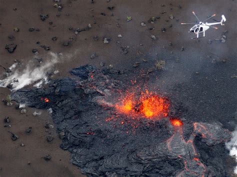 Hawaii Volcano Shoots Lava Feet In Air Cbs News