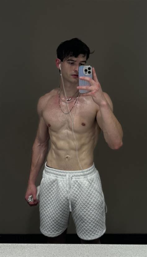 Darrell Jones | via instagram stories – @joenateuser on Tumblr