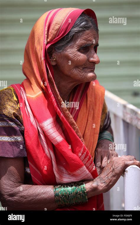 Old Indian Woman Portrait Hi Res Stock Photography And Images Alamy