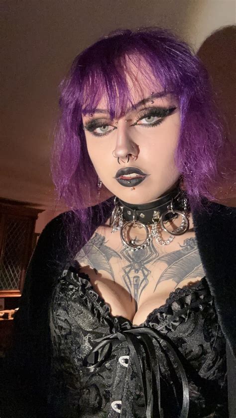 Your Big Titty Goth Friend Shows You Her Tits How Do You React R