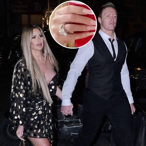 Kim Zolciak Spotted Flashing Huge Wedding Ring Amid Messy Kroy Biermann