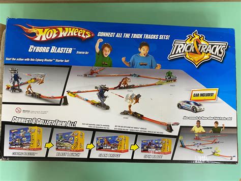 Hot Wheels Trick Tracks Colossal Stunt World