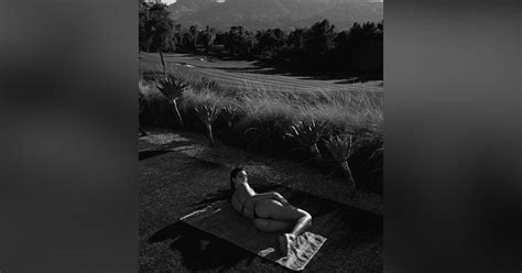 Kendall Jenner Shows Off Her Butt In String Bikini By The Pool Photos