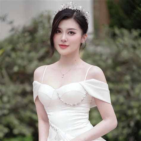 Hot girl Nghệ An có họ lạ sở hữu vòng 3 gần 1m cực quyến rũ