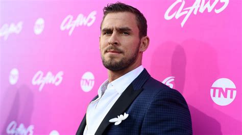 Jack Kesy Bekend Van Deadpool Speelt Hellboy In Reboot Van The