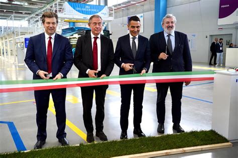 Inaugurazione Nuovo Stabilimento Iveco A Foggia Emiliano Sar Una