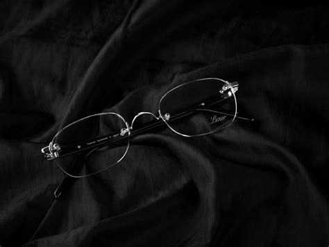 Rimless