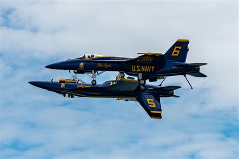 Blue Angels Wow Friday Crowds And Heres Saturdays Schedule With