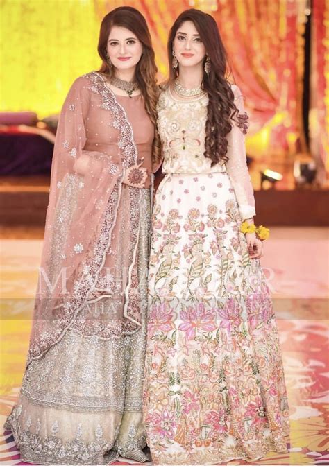 Brides Sisterscousins Mehndi Dresses Pakistani Wedding Outfits