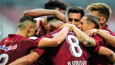 CFR Cluj se DESPARTE de doi fotbaliști importanți