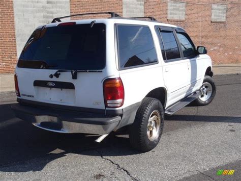 Oxford White 1999 Ford Explorer Xlt 4x4 Exterior Photo 47321645