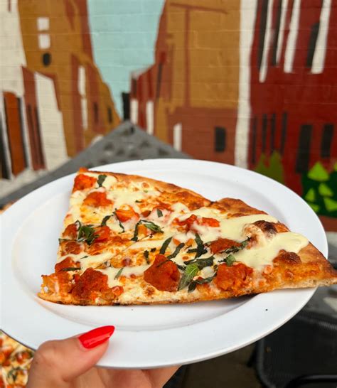 Napoli’s Pizza | A slice of Buffalo Chicken can cure all your problems