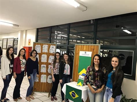 Estudantes de Direito realizam exposição sobre os 30 anos da