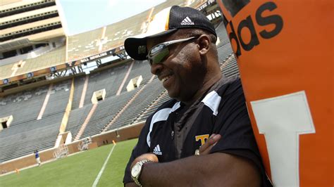 Tennessee Football Condredge Holloway To Retire From Ut Vols Job