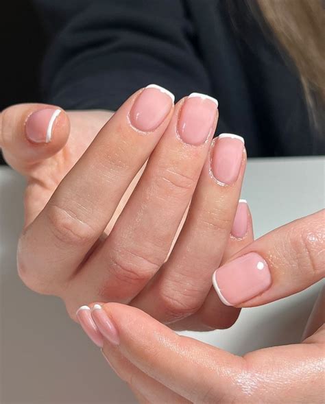 Paznokcie Na Lato Nude R Owy B Yszczyk Subtelny Fiolet Klasyczny French Biel I Chrom