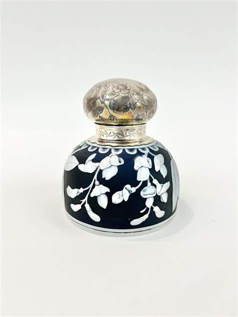 At Auction Black And White Cameo Glass Inkwell With Gorham Co Sterling Silver Hinged Knob