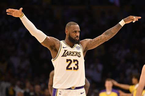 Lakers LeBron James Officially Endorses Kamala Harris For President