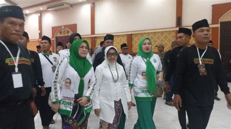 Debat Pilbup Jombang Munjidah Sumrambah Lebih Unggul Dari Warsubi