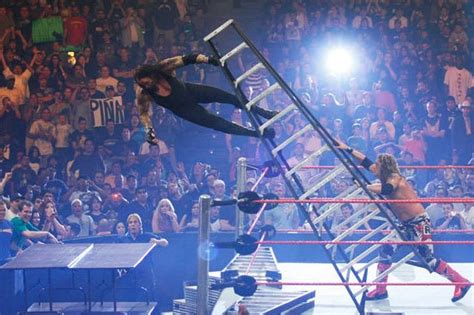 Wwe Tlc Los Cinco Mejores Momentos Con Mesas Escaleras Y Sillas En La