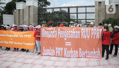 Aksi Pekerja Rumah Tangga Geruduk Gedung Dpr Foto Liputan