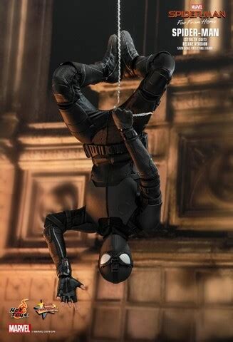 Hot Toys Spider Man Stealth Suit Scale Figure