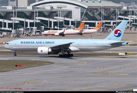 HL8251 Korean Air Lines Boeing 777 FB5 Photo By Wanghaotian ID