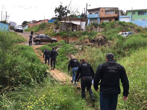 Cinco Pessoas São Presas Suspeitas De Participar De Quadrilha De