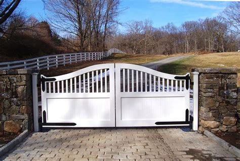 WOOD ENTRANCE GATES Westchester Automated Gate Wood Gate Wood