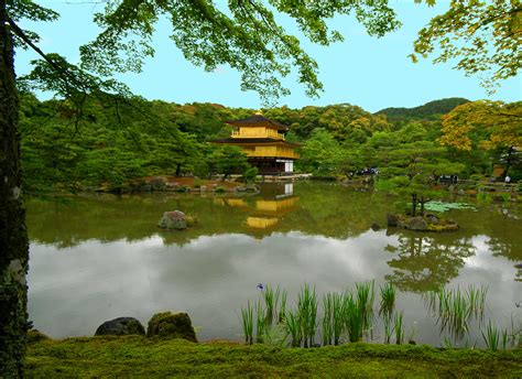 28 Gorgeous and Serene Photos of Japanese Temples | Light Stalking