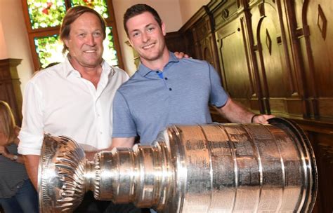 Stanley Cup Sieger Tom K Hnhackl Zur Ck Im Deutschen Eishockey