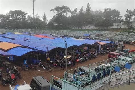 Ketika Stadion Gelora Brantas Beralih Fungsi Jadi Pasar Tradisional