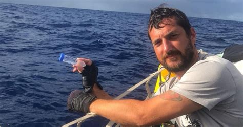 Plastic pollution research while rowing the Atlantic Ocean