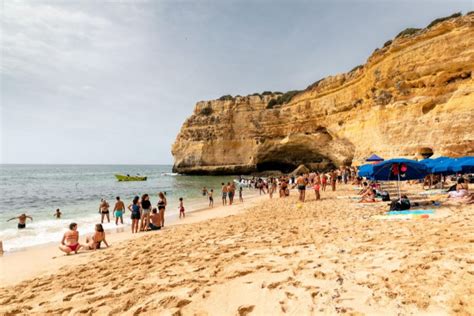 Paseo en barco hasta las cuevas de Benagil desde Portimão y barbacoa