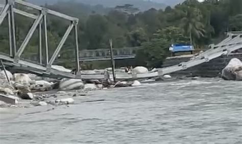 Masih Dikerja Jembatan Di Lutra Ambruk Diterjang Banjir Bandang