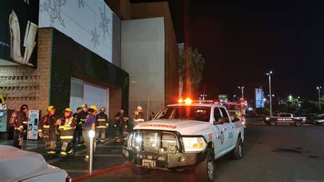 De última hora reportan incendio en Plaza Fórum Culiacán Los