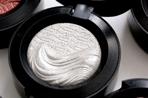 Our Destination An Extra Dimension Of Easy Shimmery Eye Makeup With The MAC Magnetic Nude