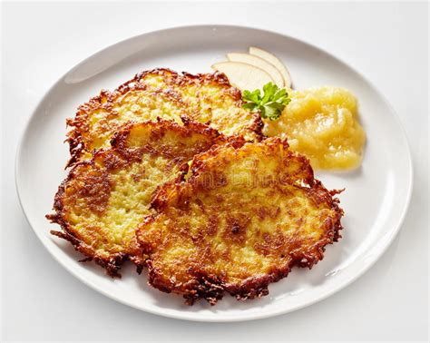 Fried Potato Rosti Served Dourado Compota De Ma Foto De Stock